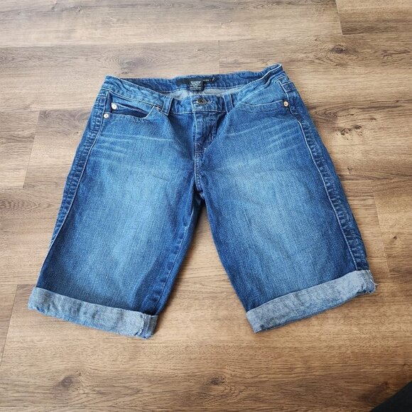 Calvin Klein Shorts - Picture 1 of 1